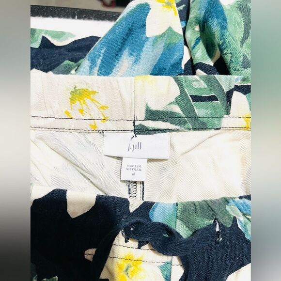 J.Jill shorts tropical floral beach resort summer relaxed fit women’s M - Picture 8 of 10